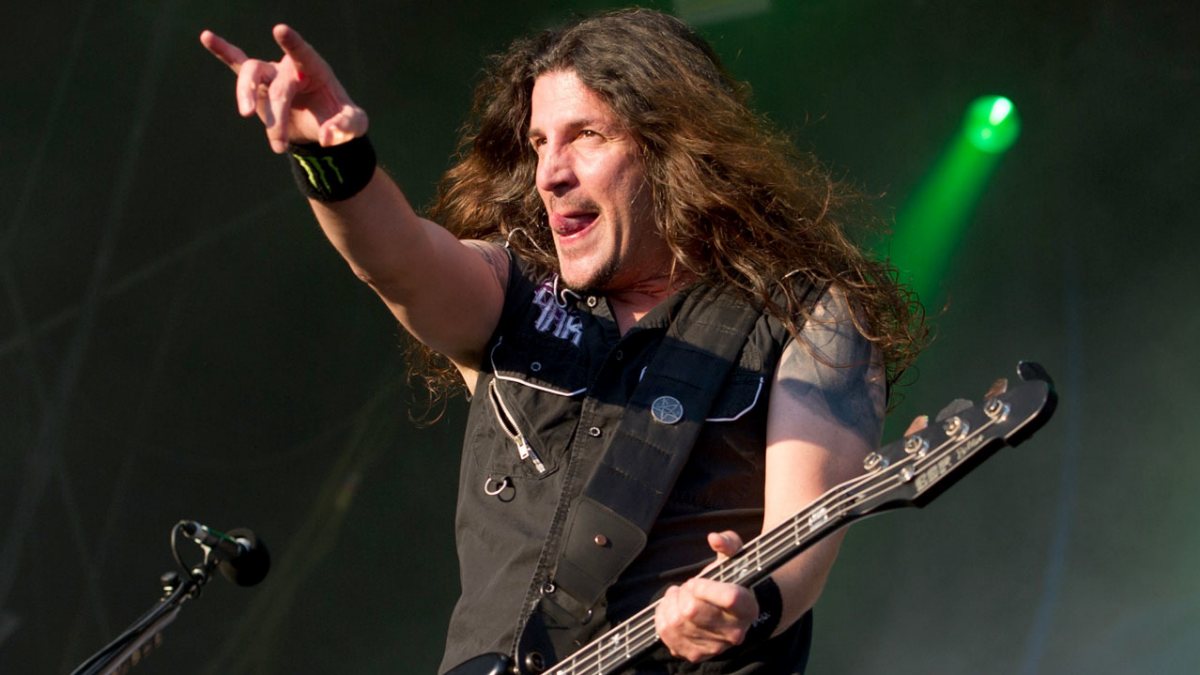 Anthrax Bassist Tells A Drunk Story of His Band and Metallica