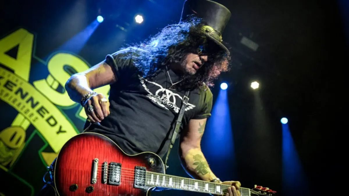 Guns N' Roses Slash Reflects His Thoughts for Eddie Van Halen