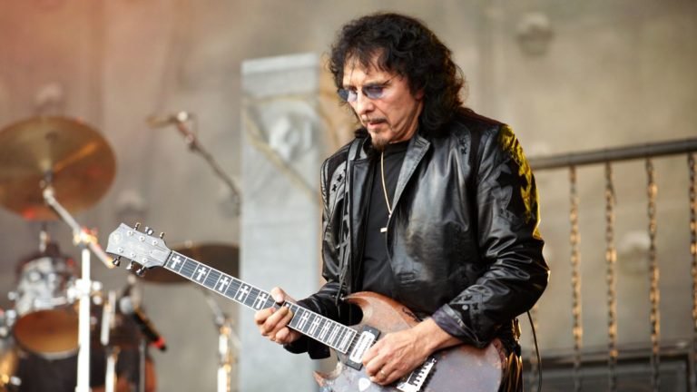 Tony Iommi Talks About Black Sabbath, Queen, Led Zeppelin and More