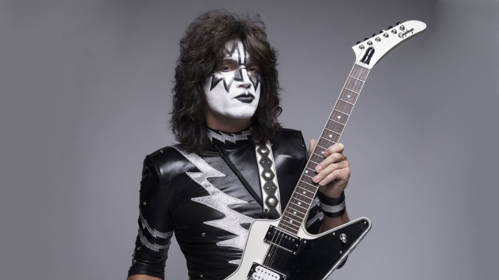 The 10 Guitarists That KISS's Tommy Thayer Picks His Favorites