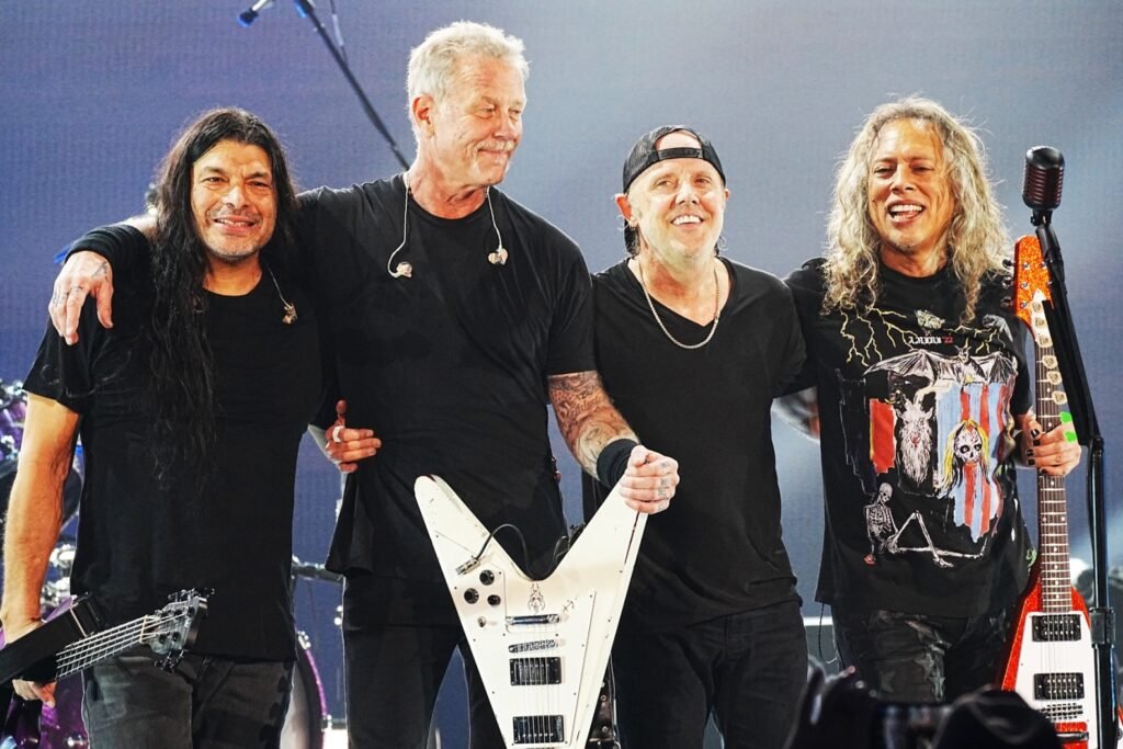 Group picture of Metallica band members on Stage